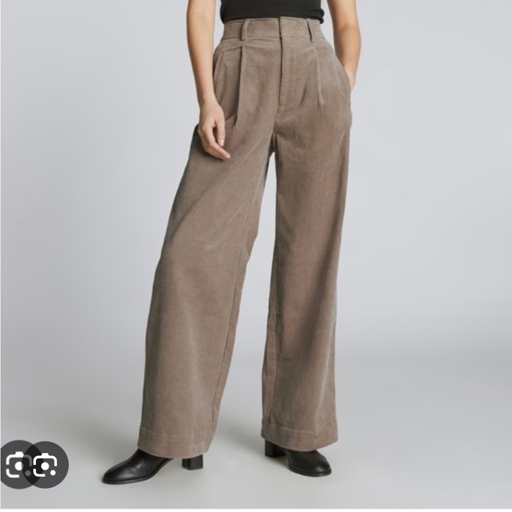 Everlane Way High pant in Corduroy size 2